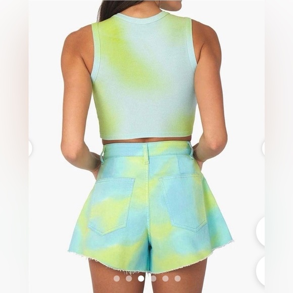 WeWoreWhat NWT Revolve Flare Bell Short Stretch Twill Denim Tie Dye - Picture 3 of 5